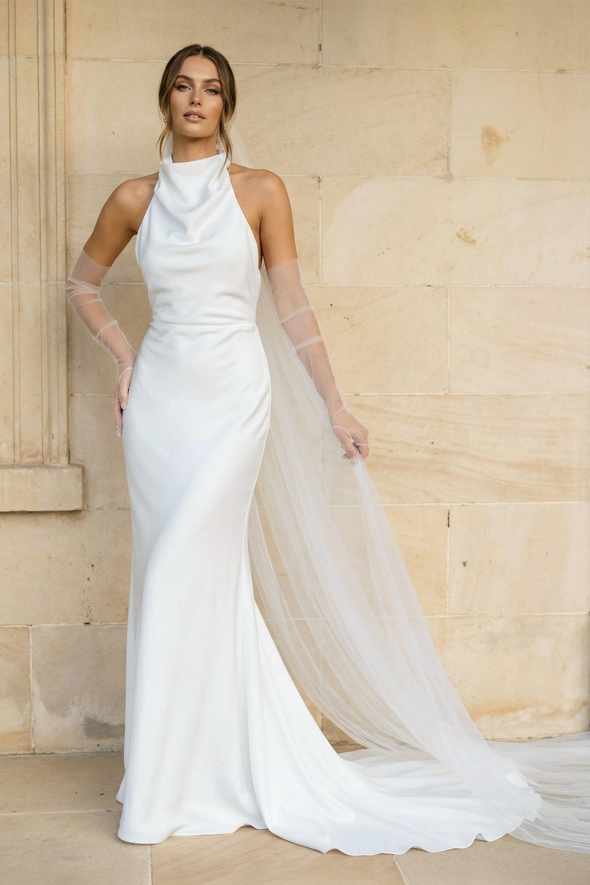 satin dress halter KissProm Elegant Mermaid White Wedding Dresses, Diamond White / 18 iousby Size:EU 39 - US 6.5 / 7 complemented by a button Ariana Grande on the
