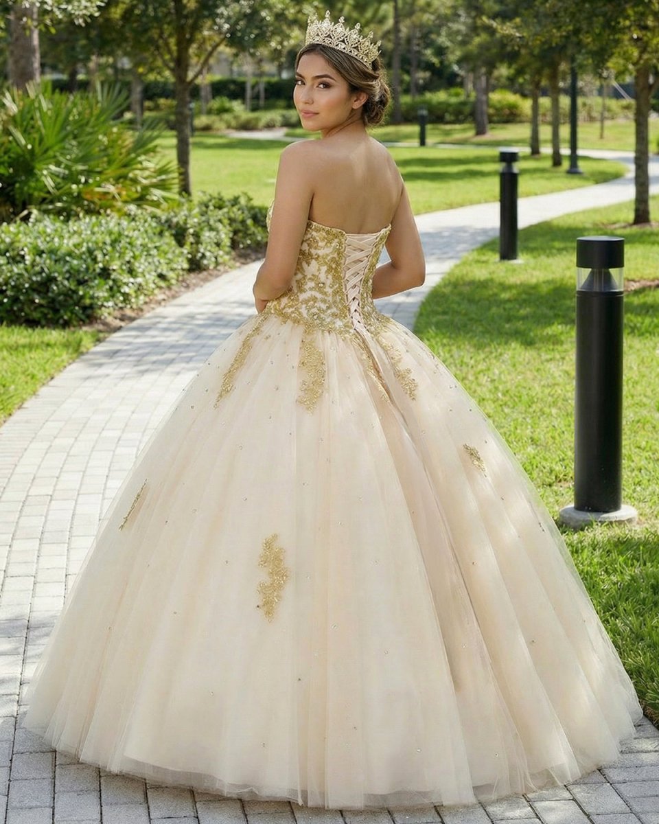 Quinceanera Dress Ivory Ball Gown Sweetheart Appliques Beading Prom Dr