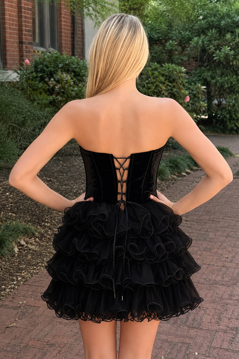 Kennedi | Black Velvet Sweetheart Ruffles Short Homecoming Dress