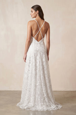 Iolanda | Lace Spaghetti V-neck Sheath Wedding Gown With Straps And Open Back