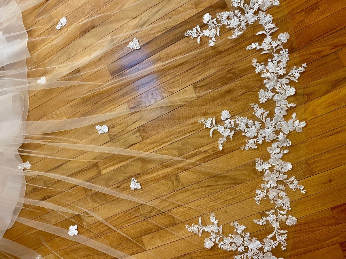 Vintage Floral Lace White Bridal Veil Wedding Veil With Comb - KissProm