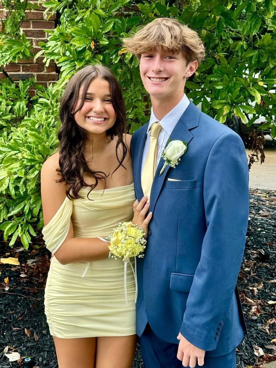 Lunara | Yellow - Off The Shoulder Ruched Sheath Short Homecoming Dress