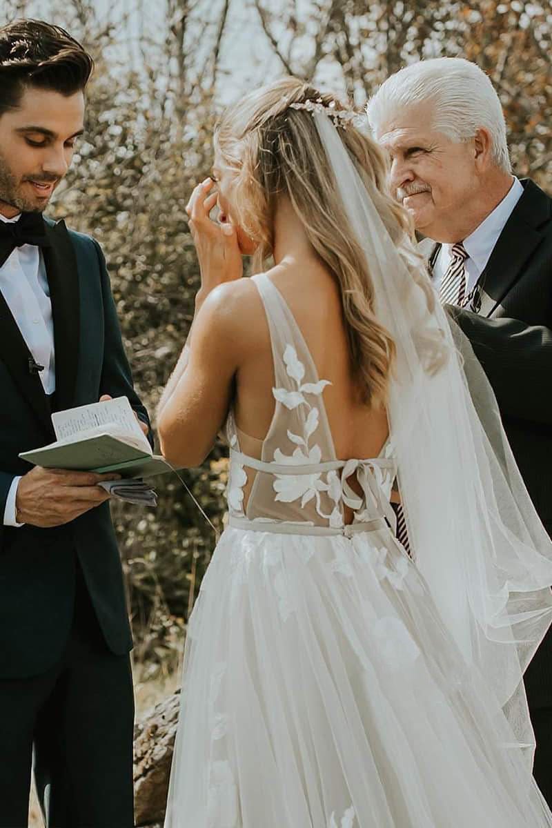 Marvelous V-neck A-Line Wedding Dress Tulle Appliques Rustic Wedding Dress