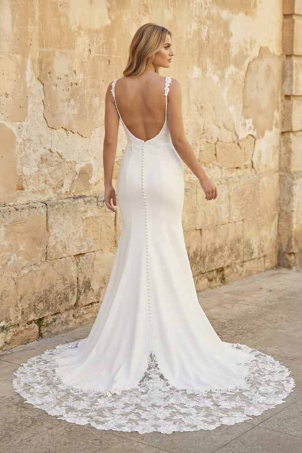 satin trumpet wedding dress Mermaid Bridal Gowns Off The Shoulder for Women 2025 16 / Nature White The simplicity of this wedding gown is absolutely breathtaking Black Trumpet-Mermaid Wedding Dress V-Neck
