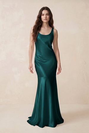 Mermaid Scoop Neck Satin Bridesmaid Dress with Bow in Emerald - KissProm Bridesmaid Dresses