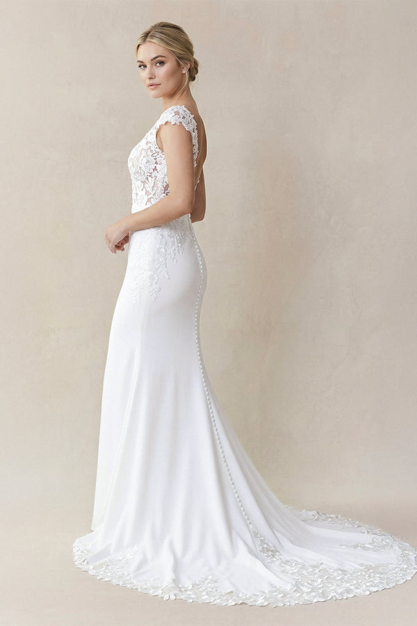 Mermaid Short Sleeves Lace Wedding Dress With Appliques in White - KissProm Wedding Dresses