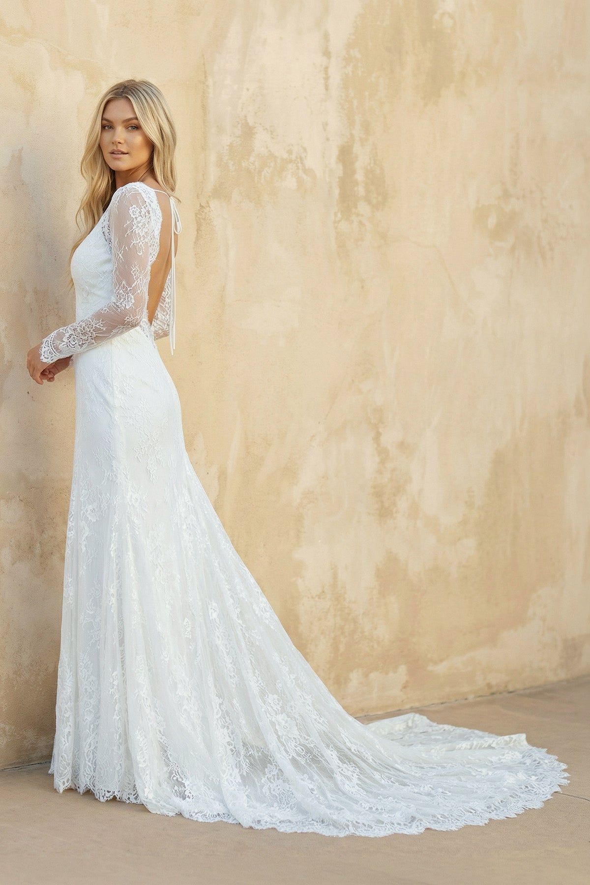 Vintage Sheath Satin V-neck Long Sleeve Wedding Dress, Diamond White / 12