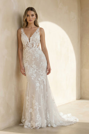 Mermaid V Neck Tulle Lace Sleeveless  Ivory Wedding Dresses