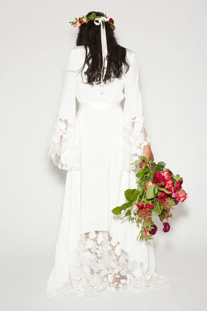 Modest Hippie Bohemian Long Sleeve V-Neck Lace Wedding Dress Champagne / 4