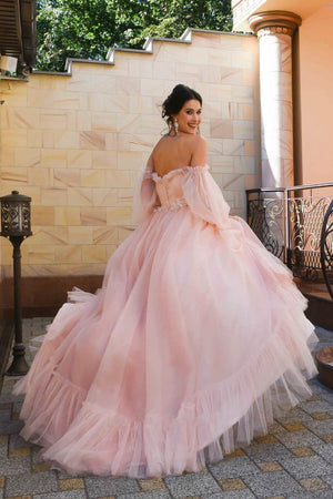 Off-shoulder Charming Sweetheart Tulle Wedding Dress With Poet Sleeves