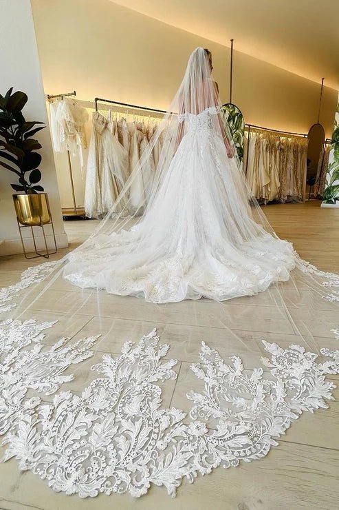 Off the Shoulder Romantic Lace Wedding Dress Bridal Gown