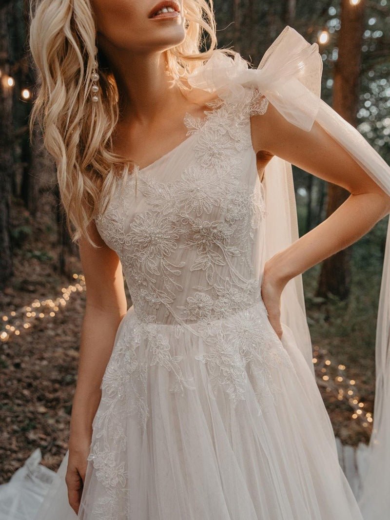 One Shoulder A Line Tulle Sleeveless Zipper Lace Wedding Dresses with