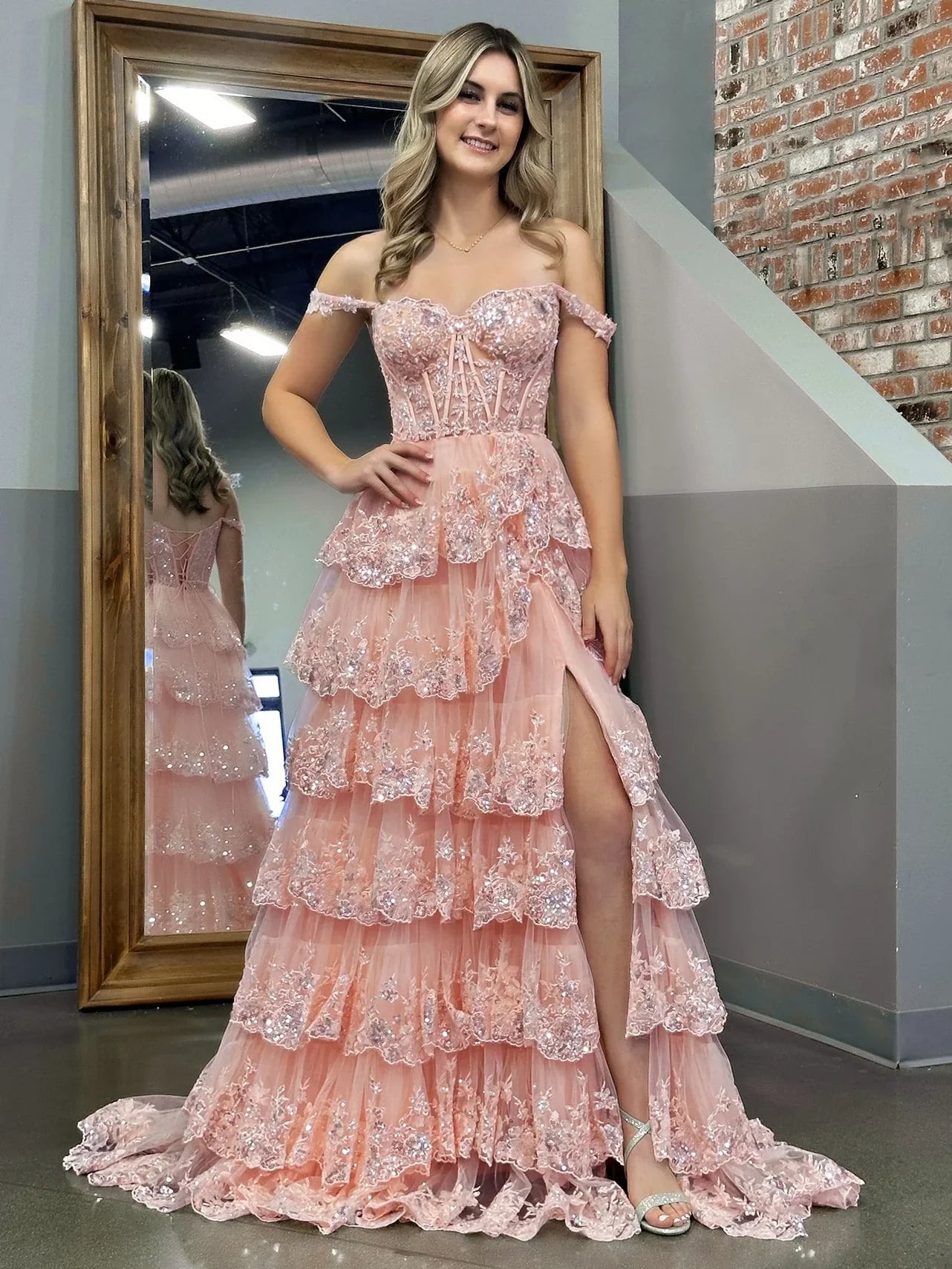 Short Prom Dress With Long Sleeves and Appliques main image 0