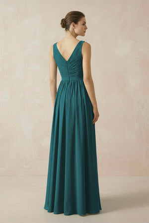 A-Line V-Neck Pleated Chiffon Bridesmaid Dress in Pine - KissProm BRIDESMAID DRESSES