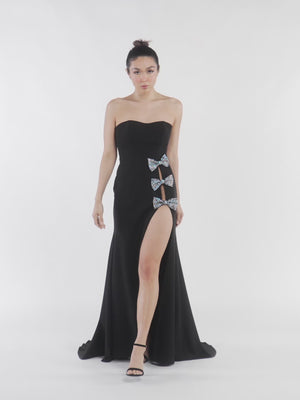 KissProm video of black sweetheart mermaid sweep train prom dress, showing fit, movement and design details