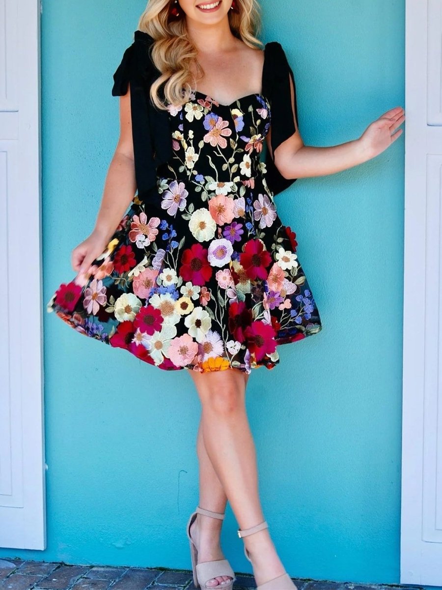 Raffaele | Black - Sweetheart Bow Strap A-Line Homecoming Dress With Floral Appliques
