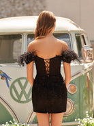 Kama | Black Tight Appliques Plunge V-Neck Lace Short Homecoming Dress with Feathers
