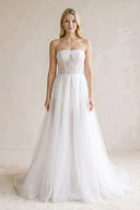 Romantic A-Line Sweetheart Tulle Beach Wedding Dresses with Slit