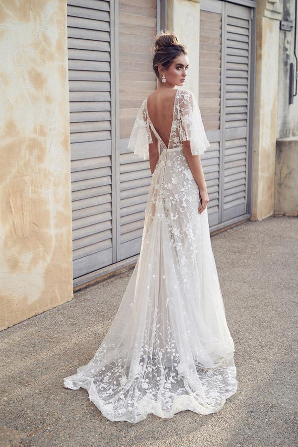 Romantic Ivory Lace Flower Appliques Wedding Dress