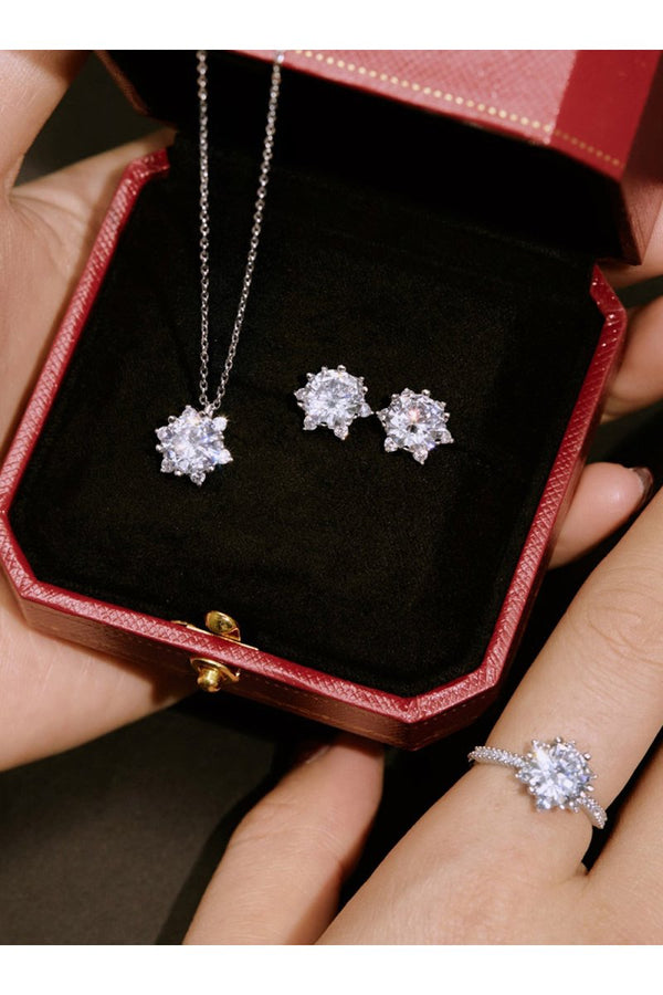 Round - Cut Shiny Star Engagement Ring - KissProm