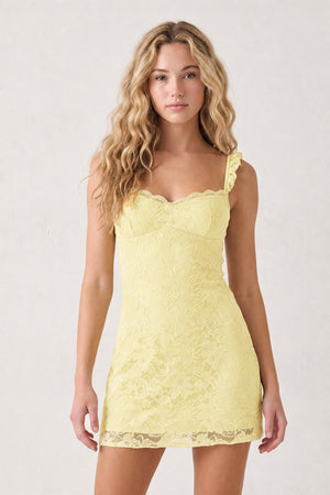 Yellow Sweetheart Lace Sheath Mini Homecoming Dress with Lace-Up Back | KISSPROM