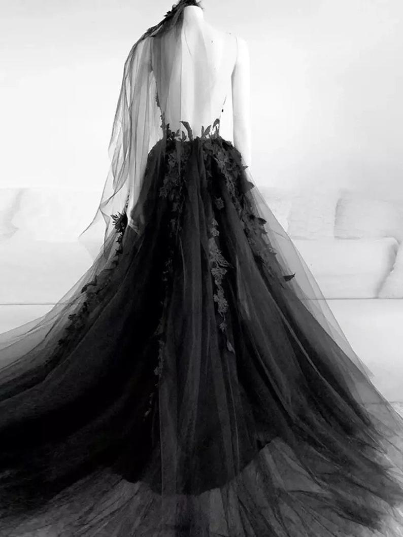 Sexy Black Lace Appliques Sleeveless Tulle Backless Wedding Dresses with Veil, Black / 6