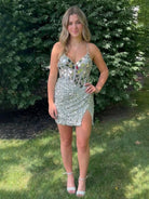 Nelly | Red Mirror-Cut Sequins Halter Sheath V Neck Homecoming Dress