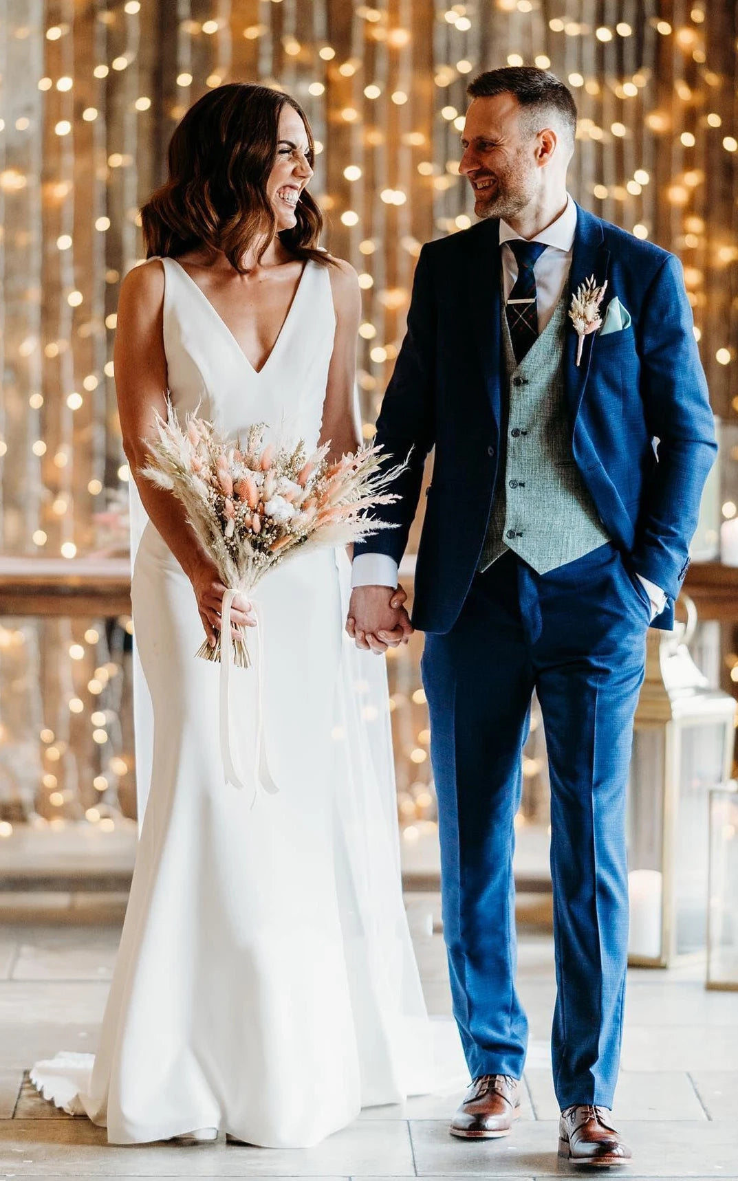 Simple Casual Trumpet V-neck Sleeveless Wedding Dress for Women Floor-length with V Back Long Train