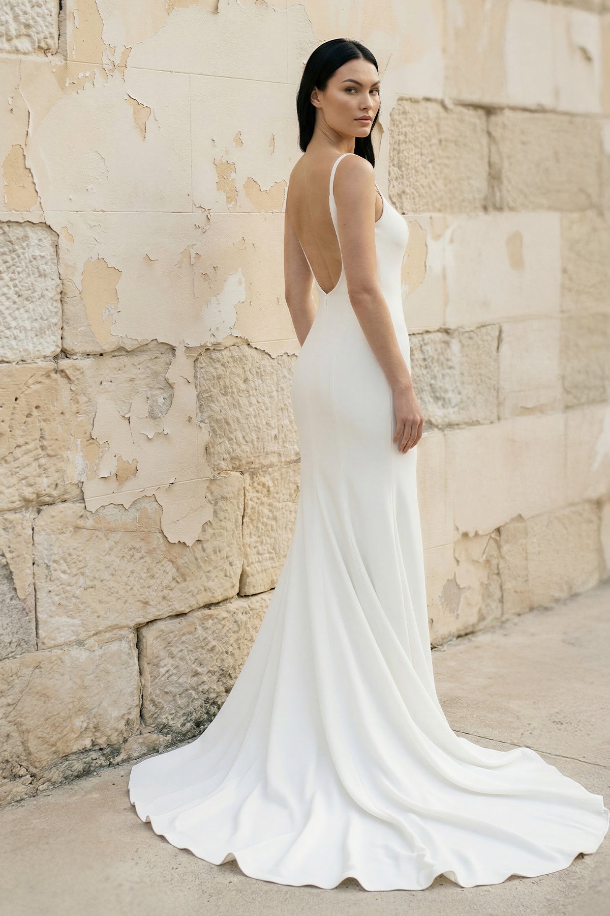 Simple Mermaid Scoop Neck Backless Satin Wedding Dresses Diamond White / 6