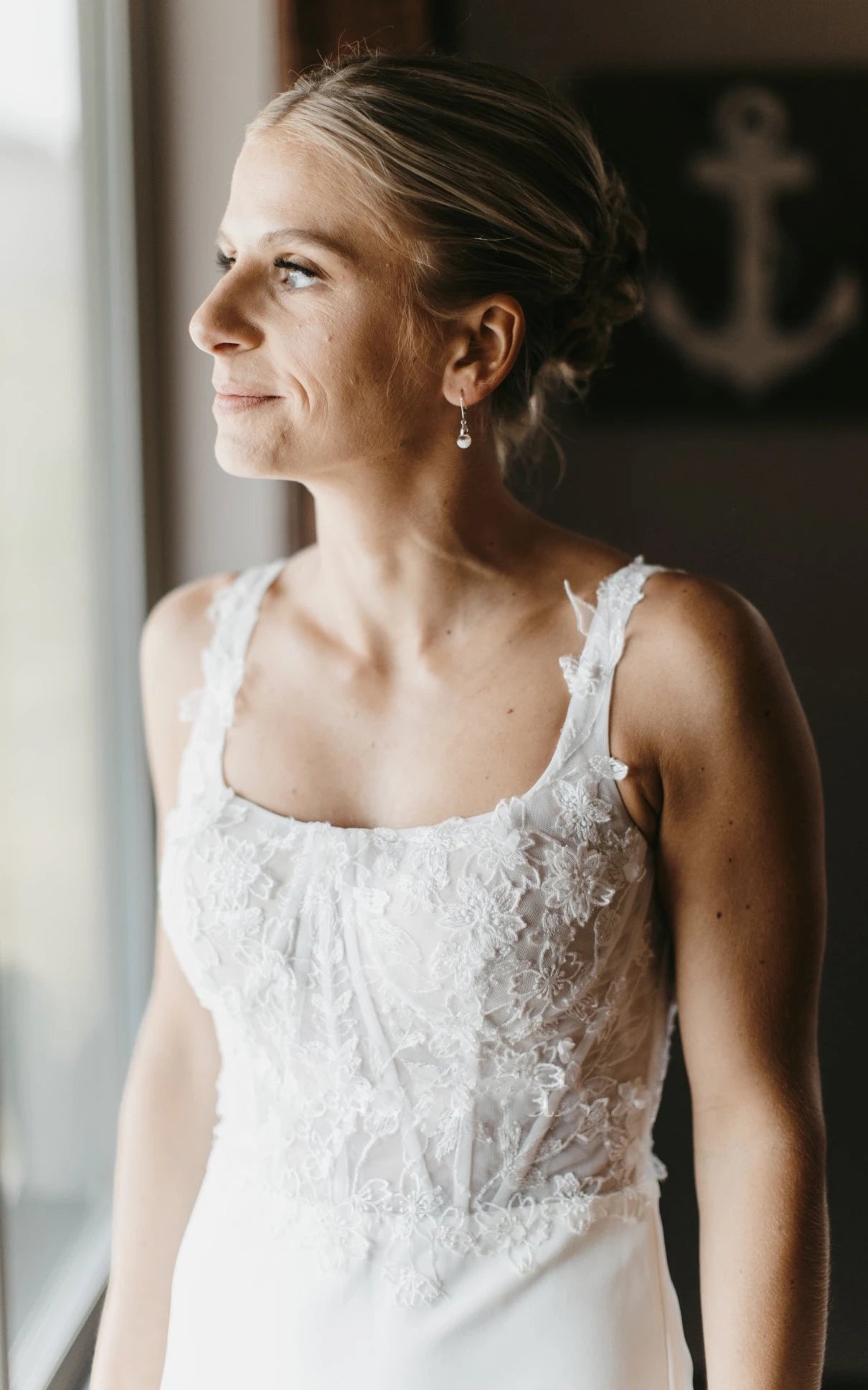 Simple White Sheath Modern Upper Body Applique Sweep Train Wedding Dresses