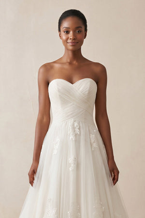 Sweetheart A - Line Tulle Corset Wedding Dress With Appliques in Ivory - KissProm Wedding Dresses