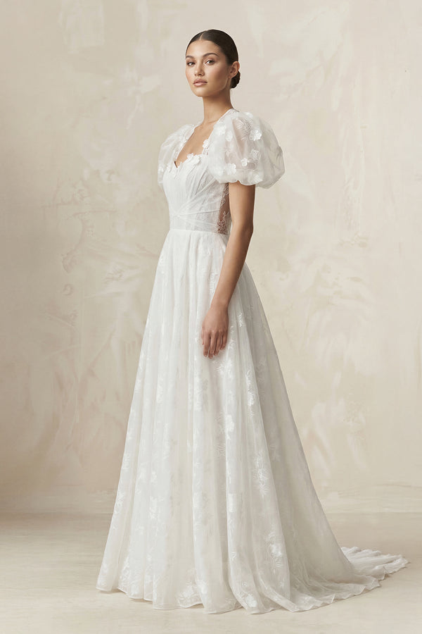 KissProm | Sweetheart A-Line Tulle Puff Sleeve Wedding Dress in Ivory KissProm | Sweetheart A-Line Tulle Puff Sleeve Wedding Dress in Ivory