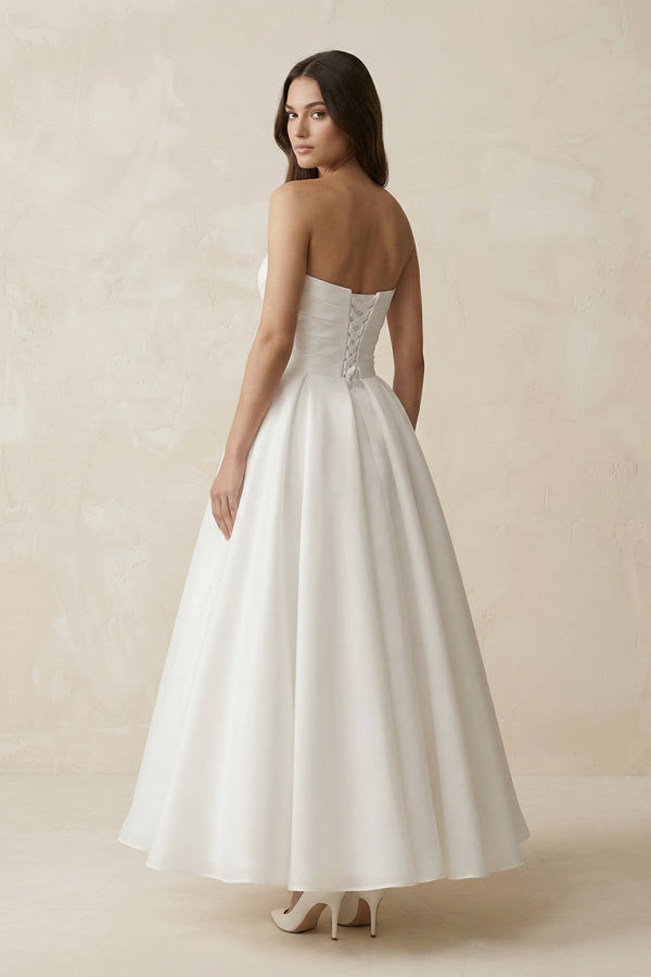 Sweetheart Chiffon A - Line Ruched Wedding Dress in White - KissProm Wedding Dresses