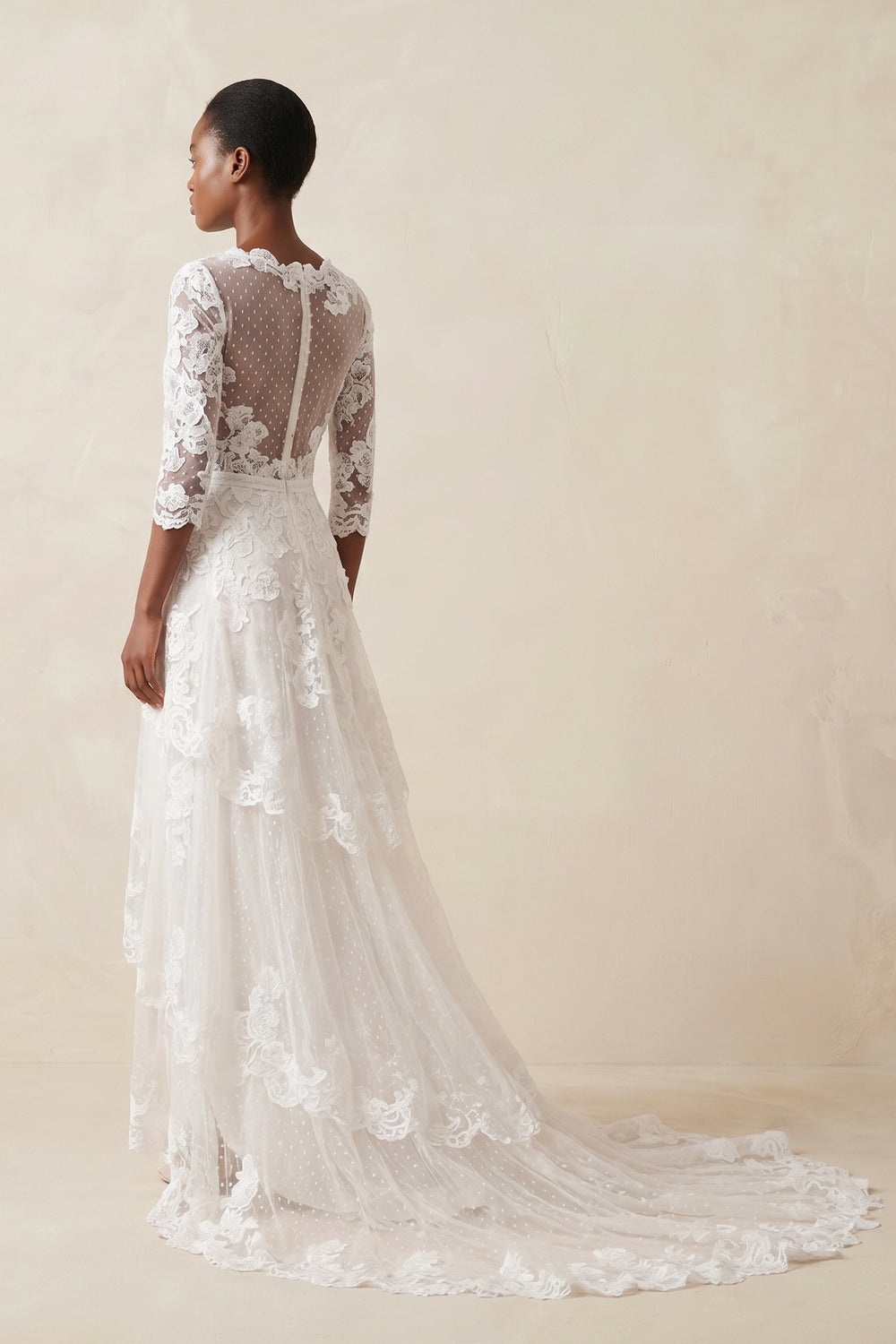 Tulle A-Line Lace Appliques 3/4-Sleeve V-Neck Romantic Bridal Wedding Gowns