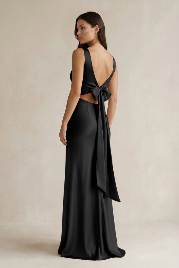 KissProm | V-neck Sheath Satin Bridesmaid Dress With Back Bow in Black KissProm | V-neck Sheath Satin Bridesmaid Dress With Back Bow in Black