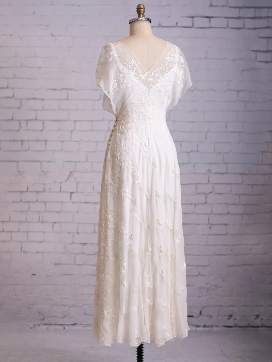 Vintage Graceful Floral V - neck V - back Side Button Decorated Lace Wedding Dress With Butterfly Sleeves - KissProm