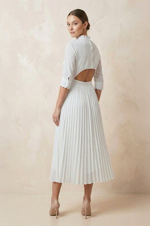 Vintage Modest Long Sleeve Wedding Dress with Pleats Simple Tea-length A-Line High Neck