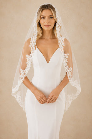 Vintage Tulle Handmade Appliques Hip Veil Wedding Veils With Lace in Ivory - KissProm Wedding Veils