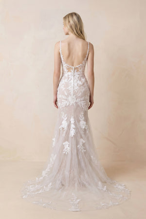 Mermaid V Neck Tulle Lace Sleeveless  Ivory Wedding Dresses - KissProm