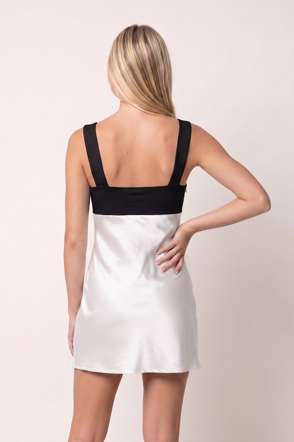 White Ruched Sweetheart Sheath Satin Homecoming Dress | KISSPROM