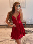 Xeni | Red - V Neck A-Line Metallic Pleated Short Homecoming Dresses