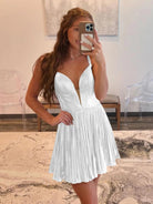 Xeni | White - V Neck A-Line Metallic Pleated Short Homecoming Dresses