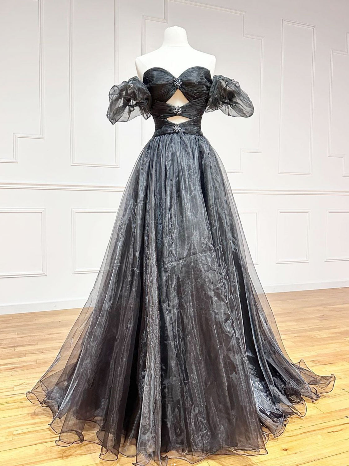 Aspen |A-Line Black Organza Long Prom Dress