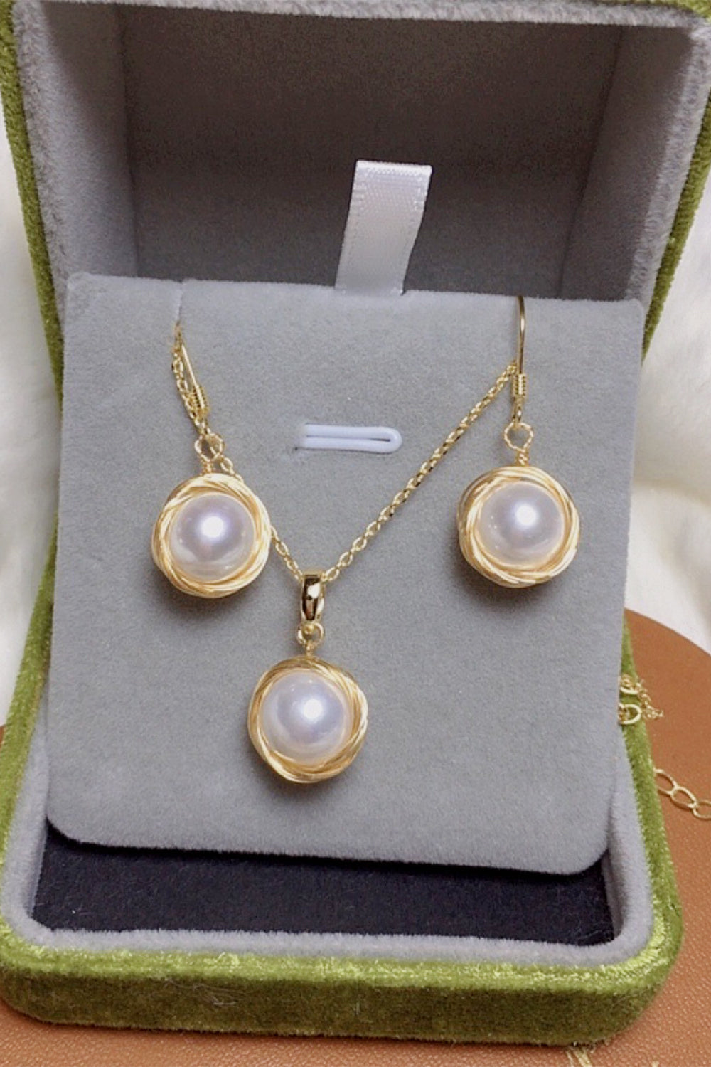 KissProm White Pearl Earrings & Necklace Sets