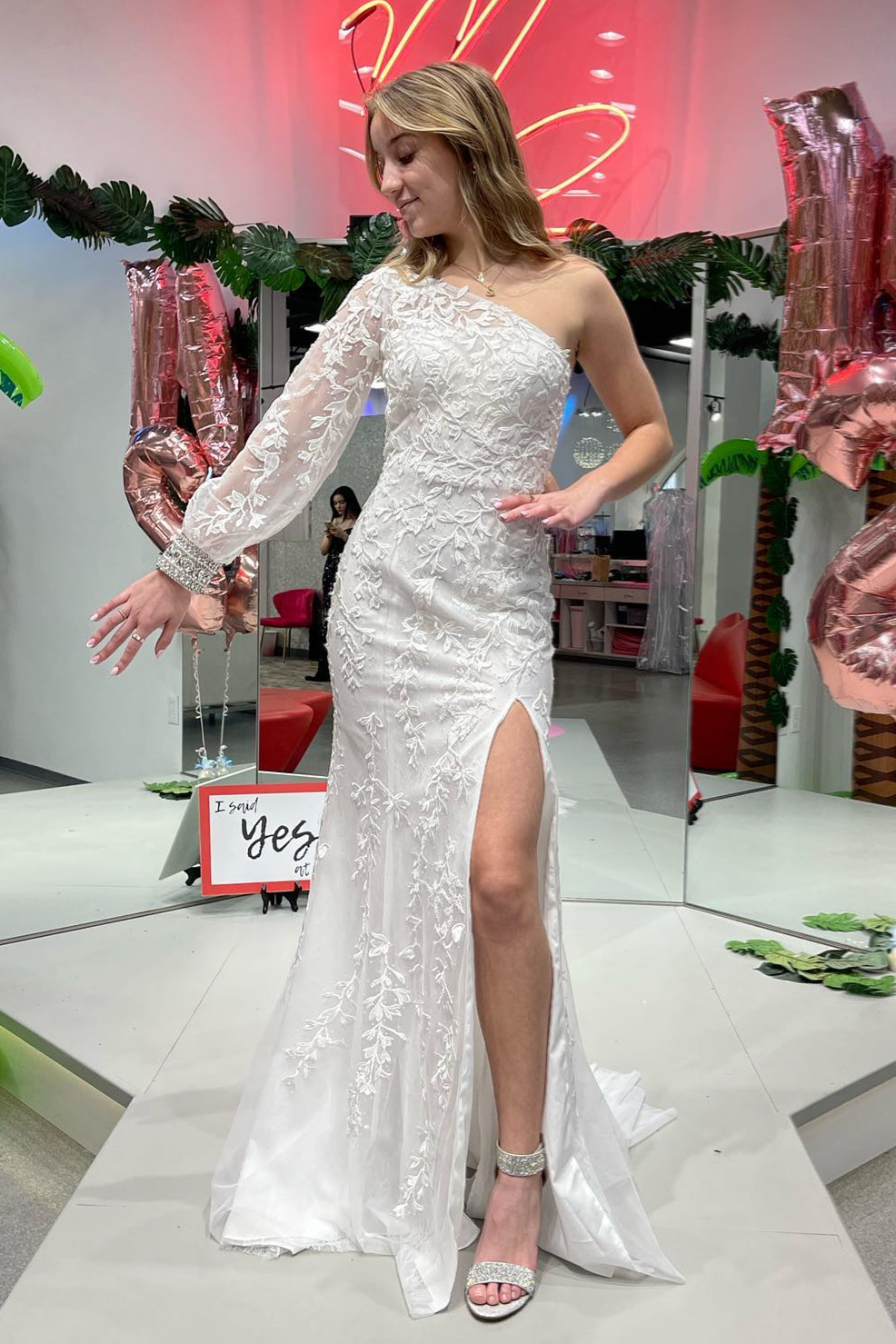 Katherine |Mermaid One Shoulder Long Sleeve Lace Prom Dress