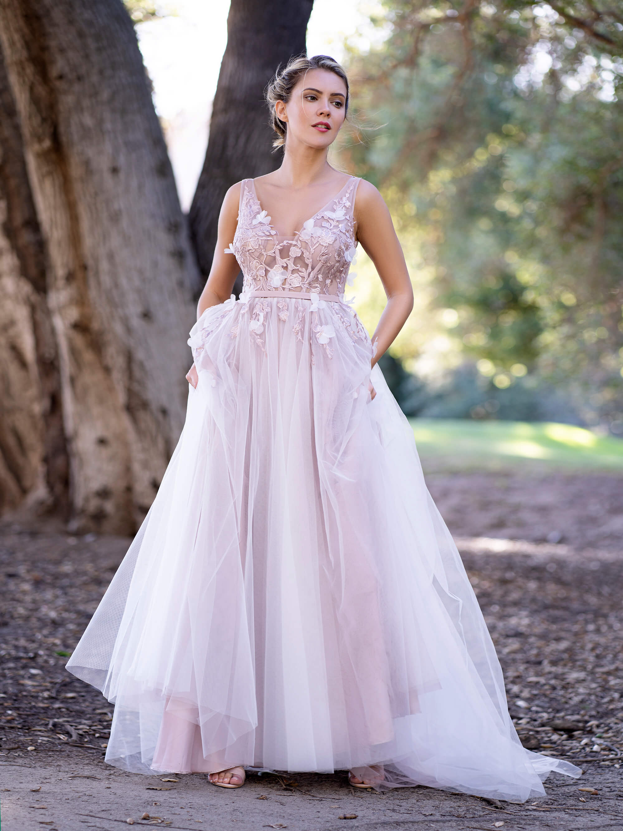 V-neck Appliques and 3D Flowers Lace Tulle Prom Dress