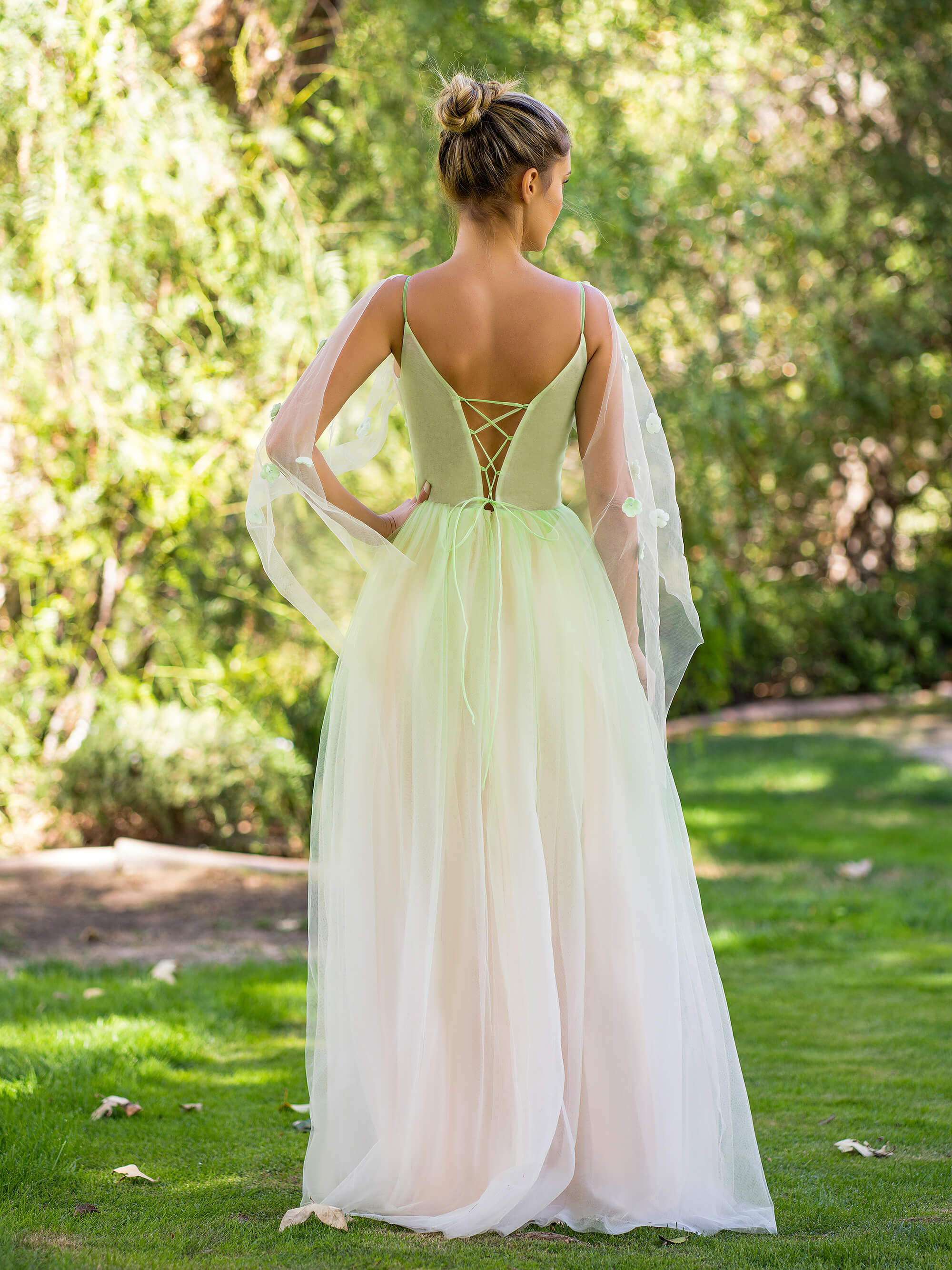V-neck 3D Applique Floor Length Tulle Prom Dress
