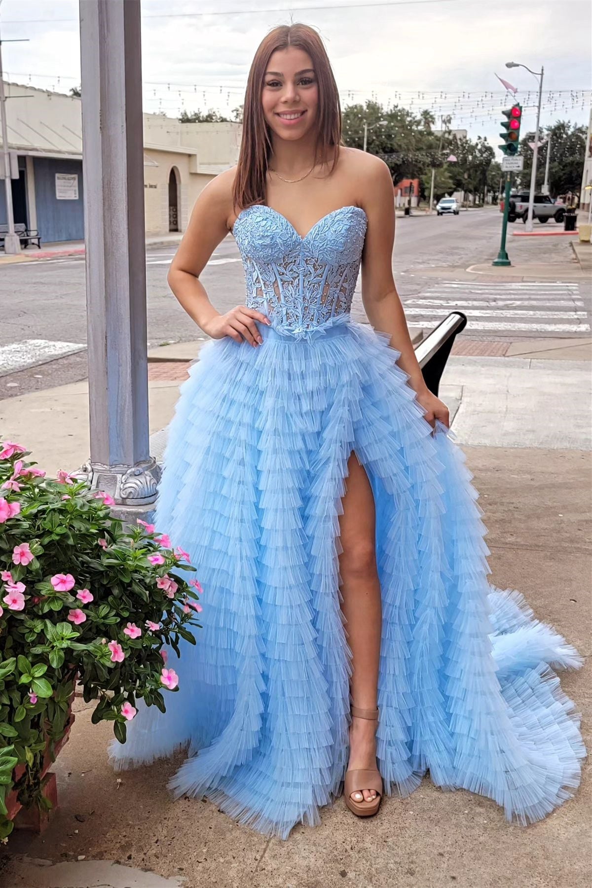 Addilyn |A-line Strapless Multi-Layers Tulle Prom Dress with Slit
